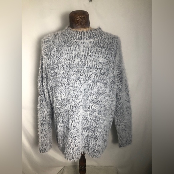 Womens White & Grey Fuzzy Sweater. Size XXL. - Picture 1 of 6